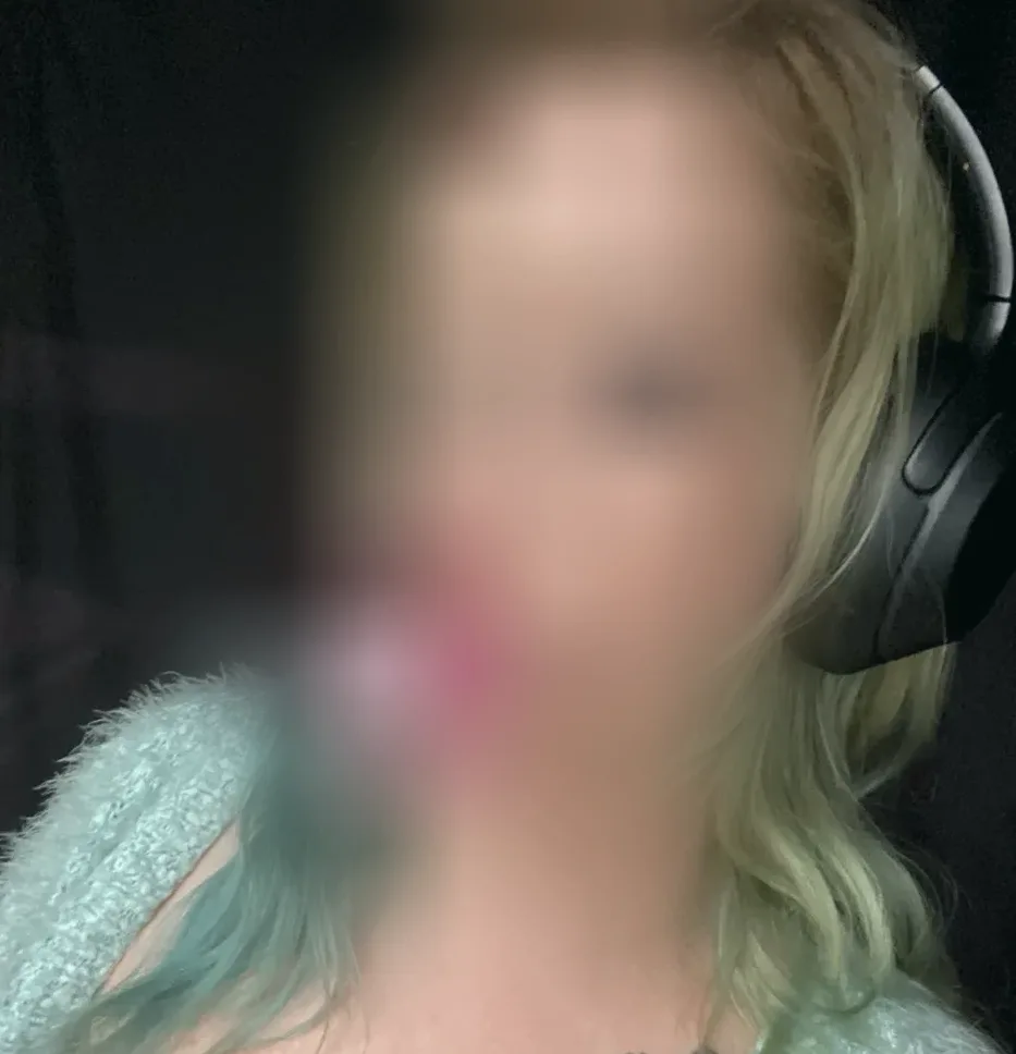 Carina, 35