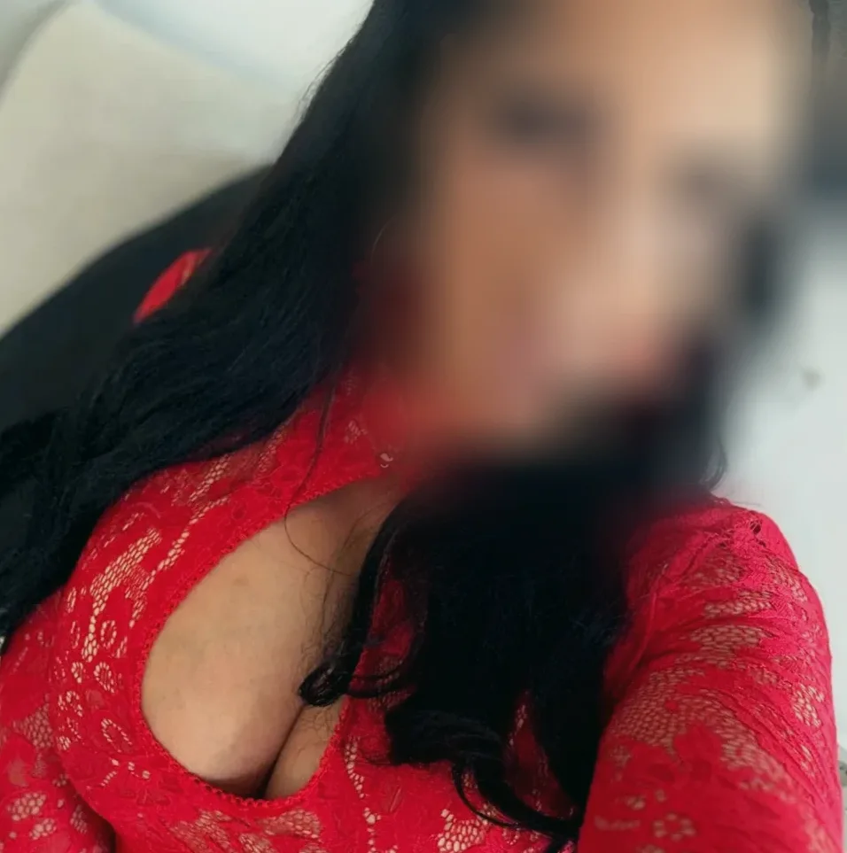 Emily, 37