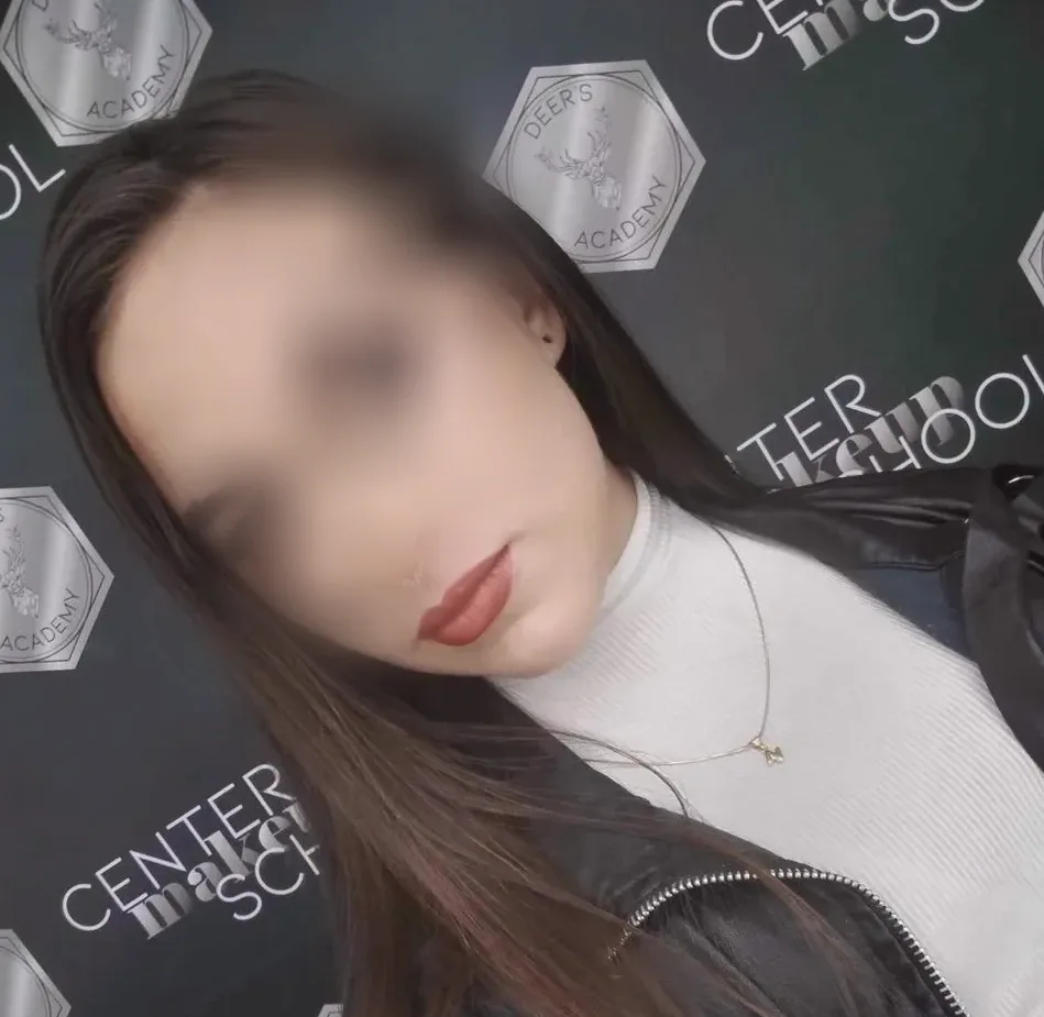 Emina, 25