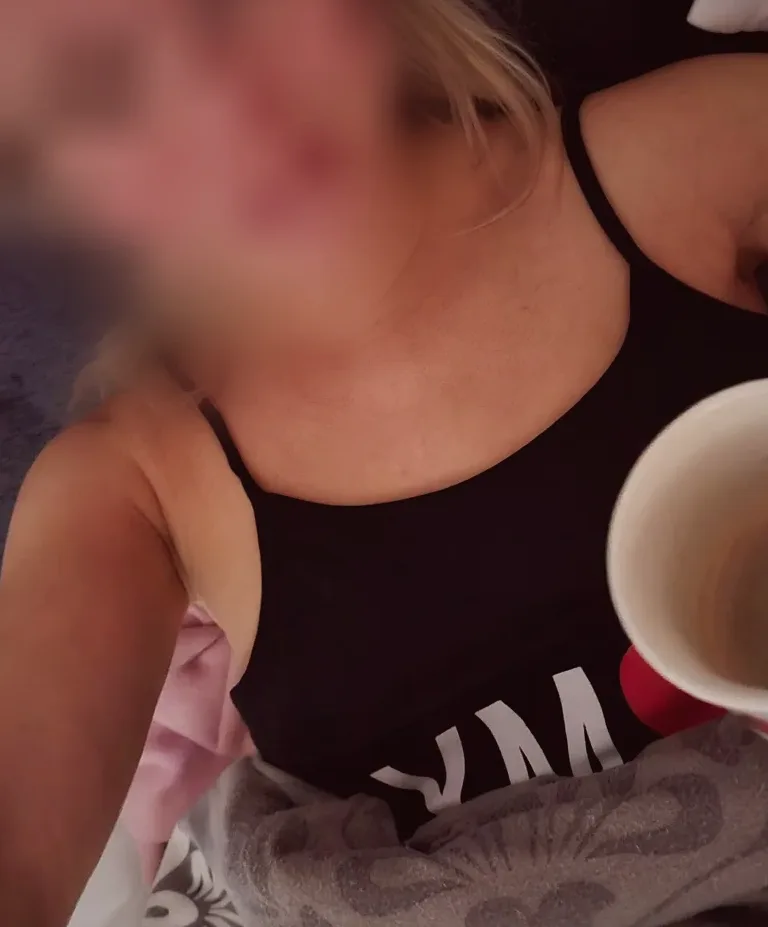 Lilly, 36