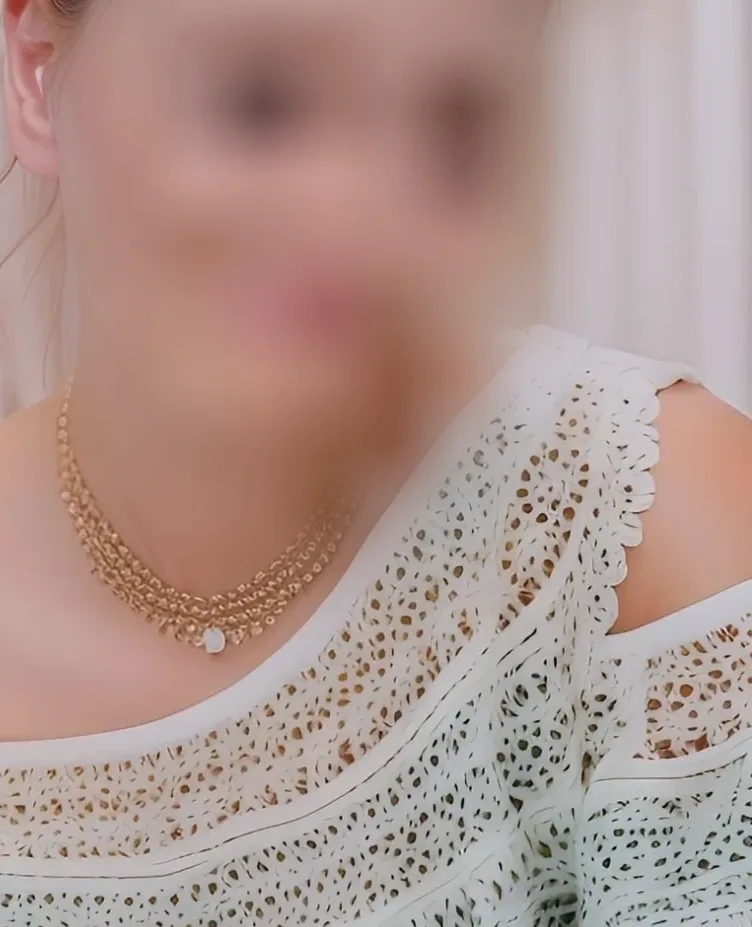 Marina, 21