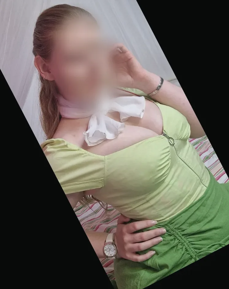 Melanie, 20