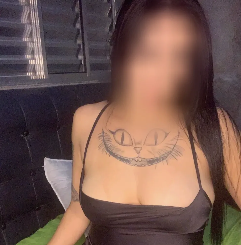 Sarah, 27